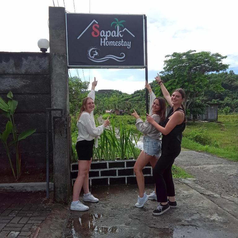 Sapak Bungalow เซอลงเบอลานัก ภายนอก รูปภาพ